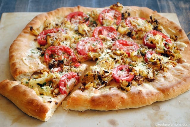 The easiest way to eat a vegetarian meal? PIZZA! Roasted Cauliflower and Garlic Pizza. | foxeslovelemons.com