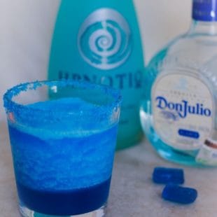 Crystal Blue Persuasion Cocktail for the Breaking Bad Finale – a blue margarita with a twist to send off one of the best television shows of all time! | foxeslovelemons.com