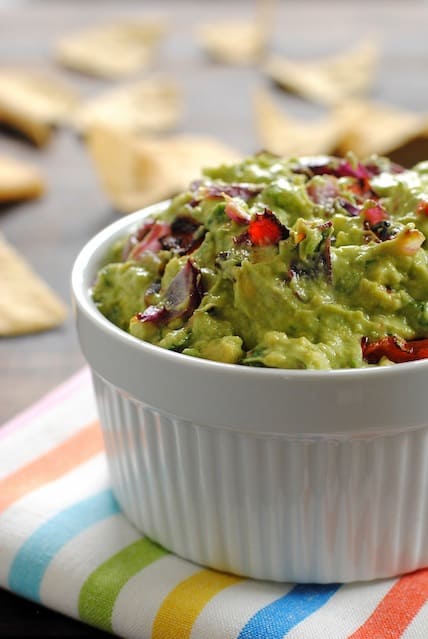 Roasted Red Pepper & Onion Guacamole - an Italian twist on the popular avocado dip. | foxeslovelemons.com