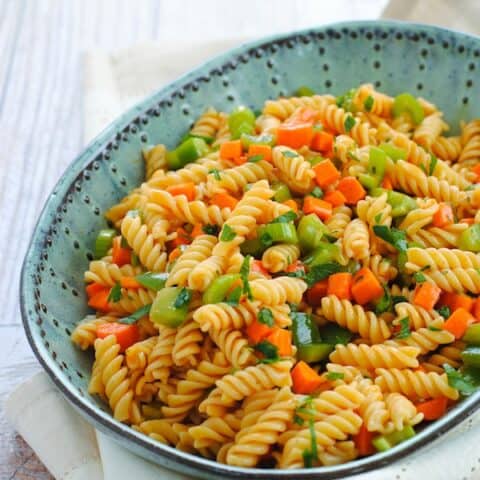 Buffalo Ranch Pasta Salad - A flavor-packed side dish that's a total crowd pleaser! | foxeslovelemons.com