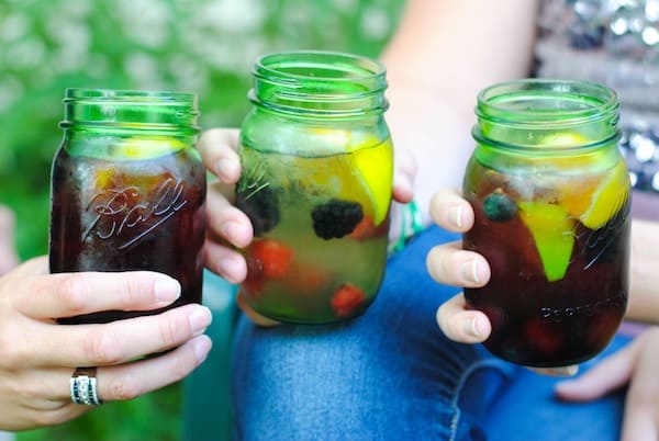 Sangria Party Week 2014 - Everything you need to know to plan your own backyard sangria party! | foxeslovelemons.com
