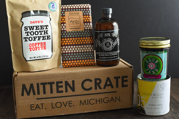 Mitten Crate December 2014 | foxeslovelemons.com