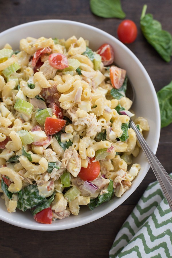 Chicken Cobb Macaroni Salad - Perfect for summer barbecues or graduation parties! Macaroni salad loaded with chicken, bacon, hard-boiled eggs, blue cheese, spinach, tomatoes & celery! | foxeslovelemons.com