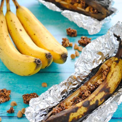 Peanut Butter & Granola Grilled Banana Boats - A 5-minute summer dessert you can throw on the grill, and no plate needed to serve! Perfect for camping and barbecues. | foxeslovelemons.com