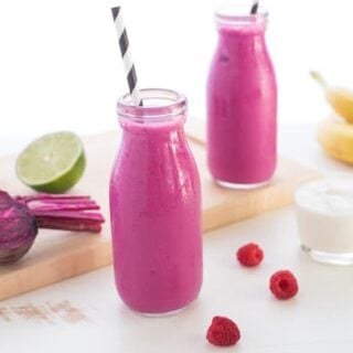 Berry & Beet Smoothies - A bright and vibrant breakfast or snack! Chock full of nutrients with a sweet, fruity taste. | foxeslovelemons.com