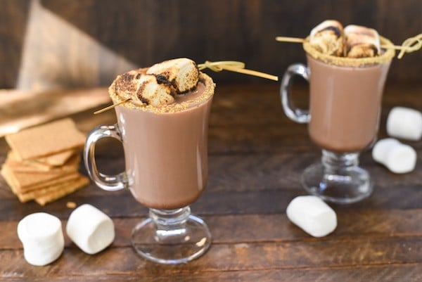 S'mores Hot Chocolate - A simple homemade hot chocolate with a special twist. Calling all s'mores lovers! | foxeslovelemons.com