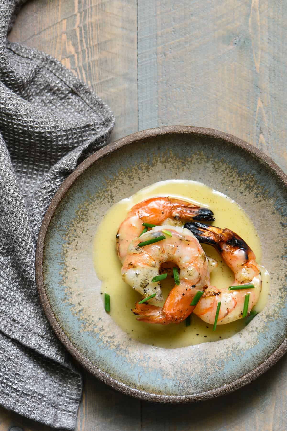 Grilled Shrimp with Vanilla Beurre Blanc - Don't let the fancy French name intimidate you - in just about 20 minutes, you can pull together this elegant summer appetizer! | foxeslovelemons.com