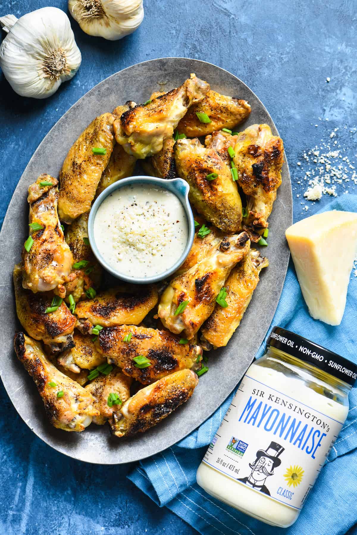 Parmesan Garlic Wing Sauce - Party guests won't be able to resist this creamy, dreamy dipping sauce for chicken wings! | foxeslovelemons.com