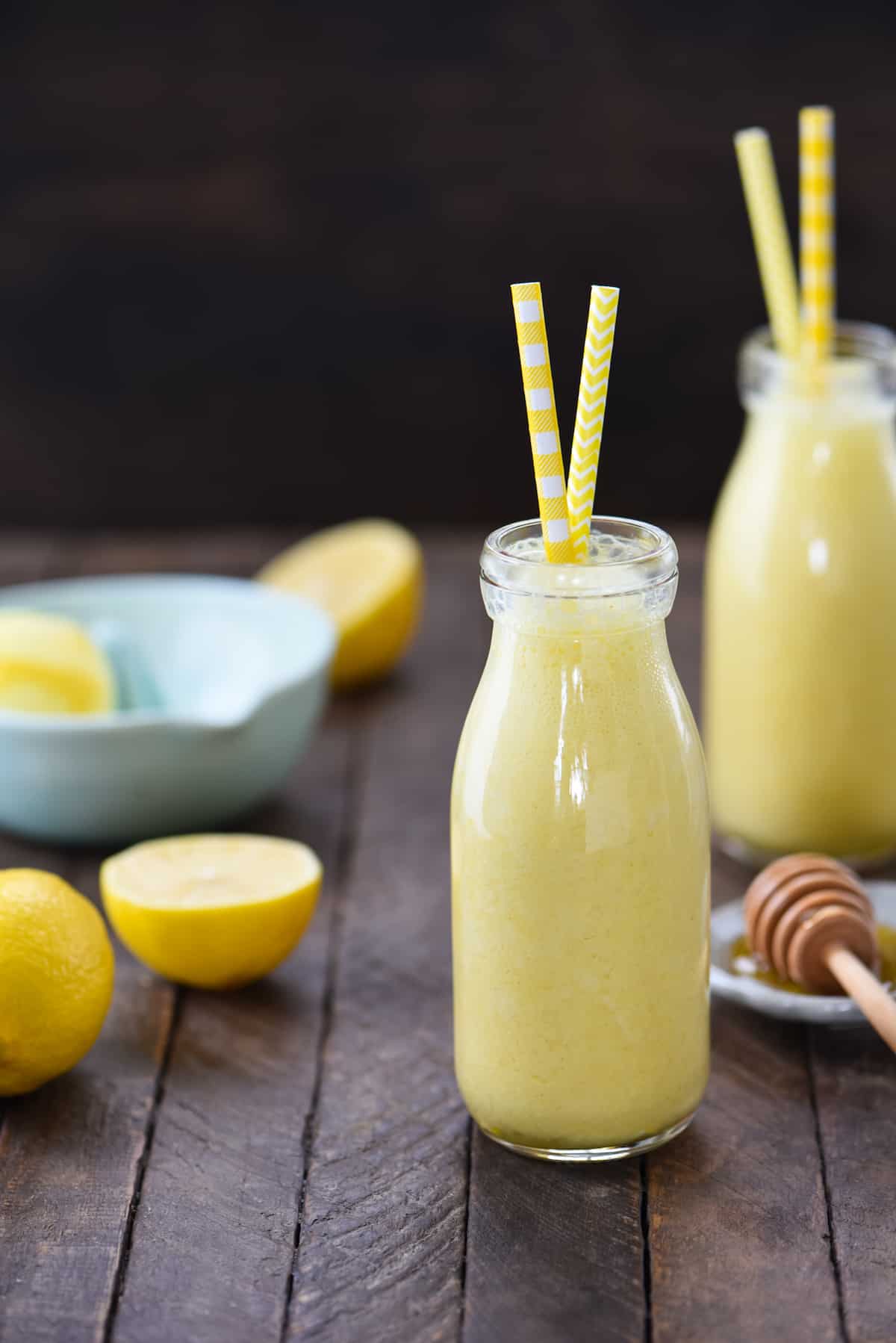 Sunshine in a Bottle Lemon Smoothie - A healthy way to jolt yourself awake on a dreary morning. | foxeslovelemons.com