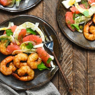 Roasted Shrimp with Grapefruit and Fennel Salad - Craving a lighter dinner? Pull together some fresh ingredients in about 20 minutes with this "home chef" recipe. | foxeslovelemons.com