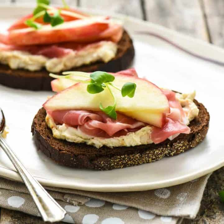 Figgy Goat Cheese Tartines with Apple & Prosciutto - Make like the French and have a plate of tartines (open-faced sandwiches) for a brunch or a light dinner! | foxeslovelemons.com