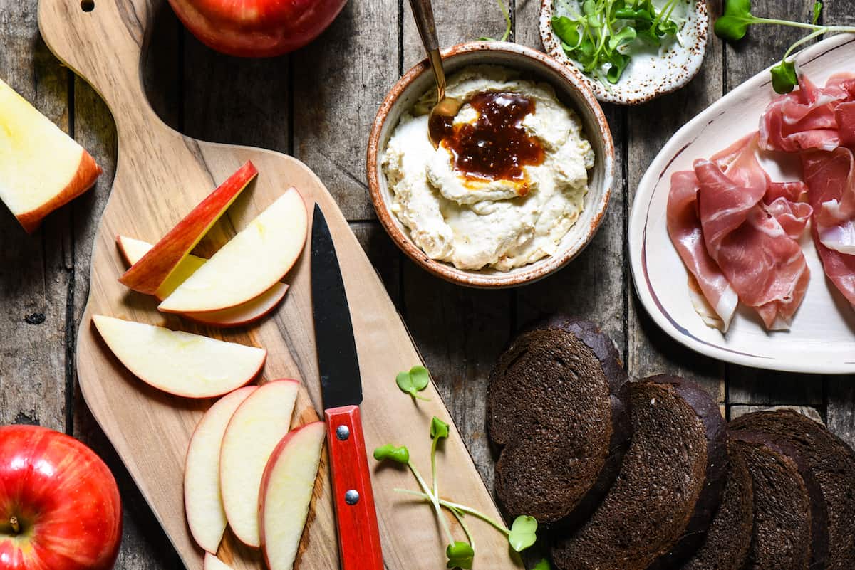 Figgy Goat Cheese Tartines with Apple & Prosciutto - Make like the French and have a plate of tartines (open-faced sandwiches) for a brunch or a light dinner! | foxeslovelemons.com