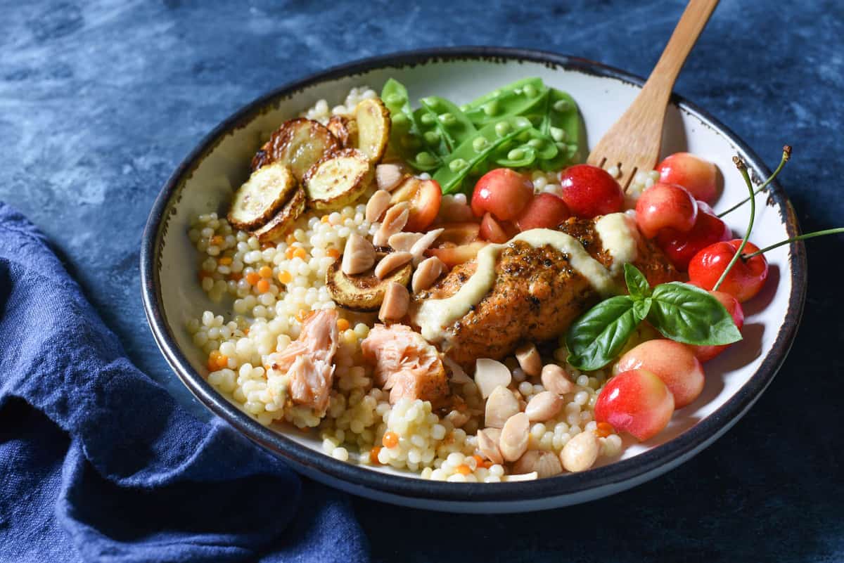 Healthy Chicken Shawarma Quinoa Bowls - Peas and Crayons