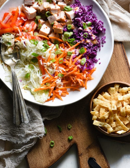 Meal preppers, listen up: all of the ingredients for this Turkey Egg Roll Salad can be chopped and prepped in advance. When you're ready to eat, dinner can be on the table in less than five minutes! | foxeslovelemons.com