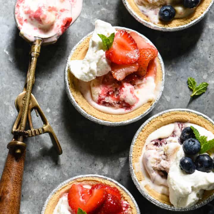 Celebrate summer's sweeter moments with Mini Ice Cream Pies. They take just minutes to put together, and there's no dishes to clean up once they're served! | foxeslovelemons.com