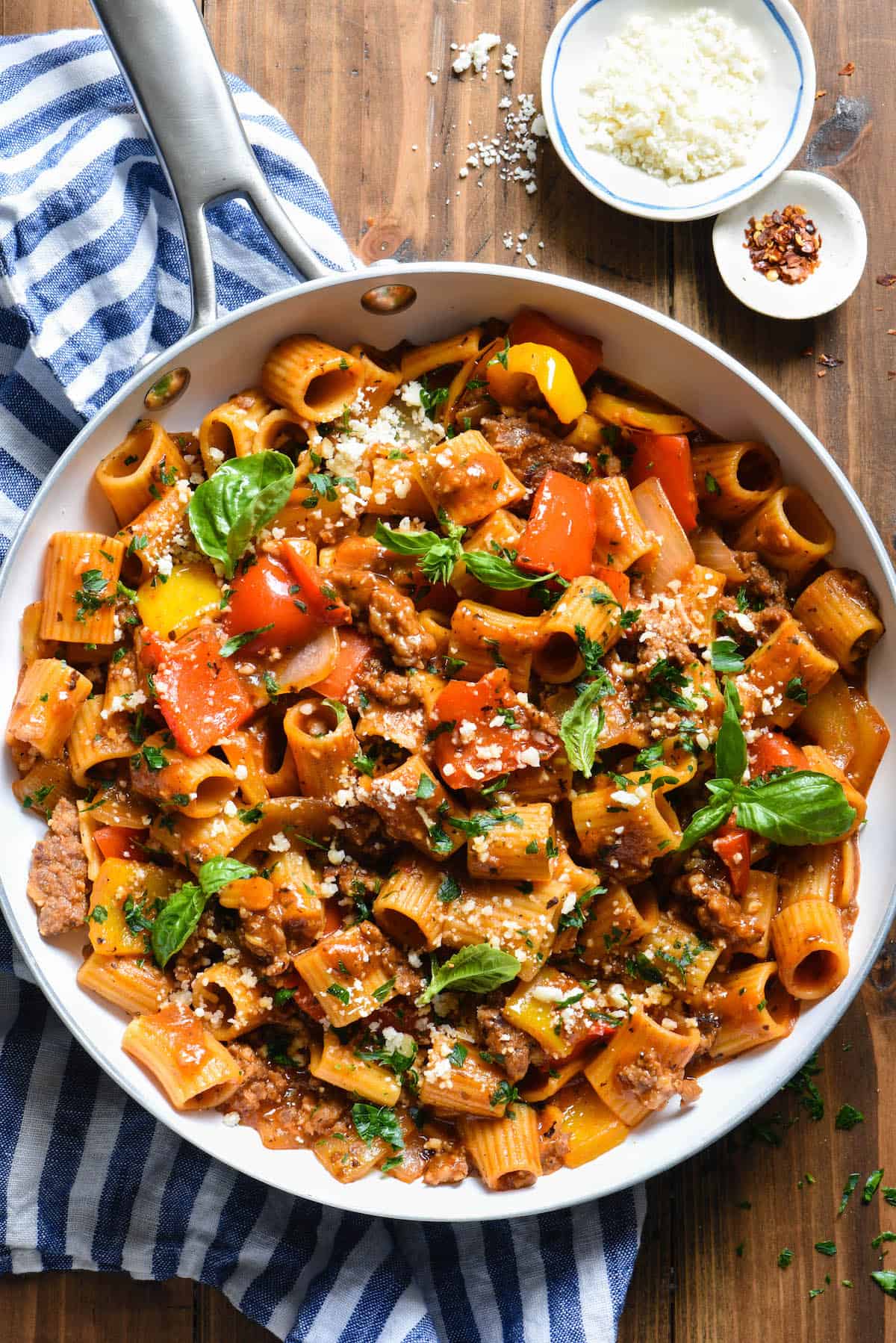 This Italian Sausage Pasta Skillet Dinner is a comforting yet veggie-packed meal that is made from start to finish in JUST ONE SKILLET. | foxeslovelemons.com