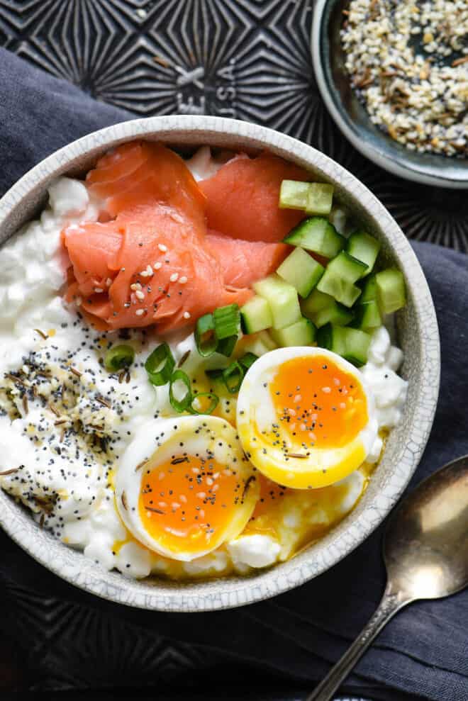 Smoked Salmon with Bagel, cream cheese and sliced boiled egg