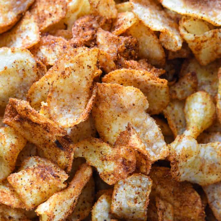 Closeup photo of spicy potato chips.