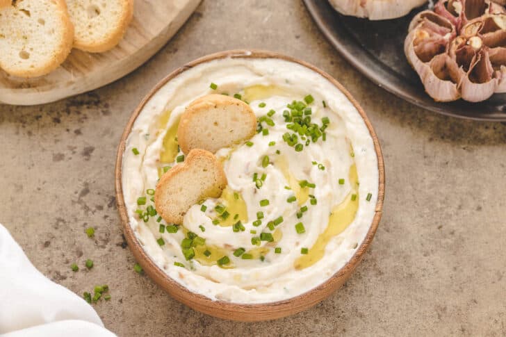 5-Minute Roasted Garlic Dip