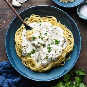 https://foxeslovelemons.com/wp-content/uploads/2023/05/Greek-Yogurt-Pasta-Sauce-9-300x300.jpg