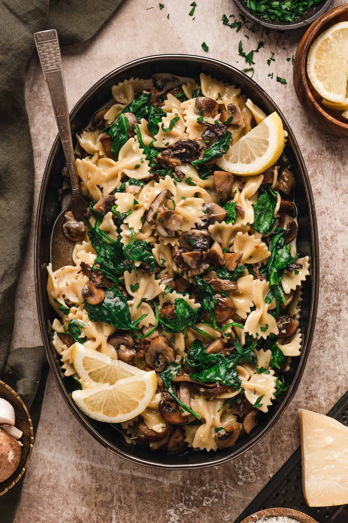 Creamy Spinach and Mushroom Pasta