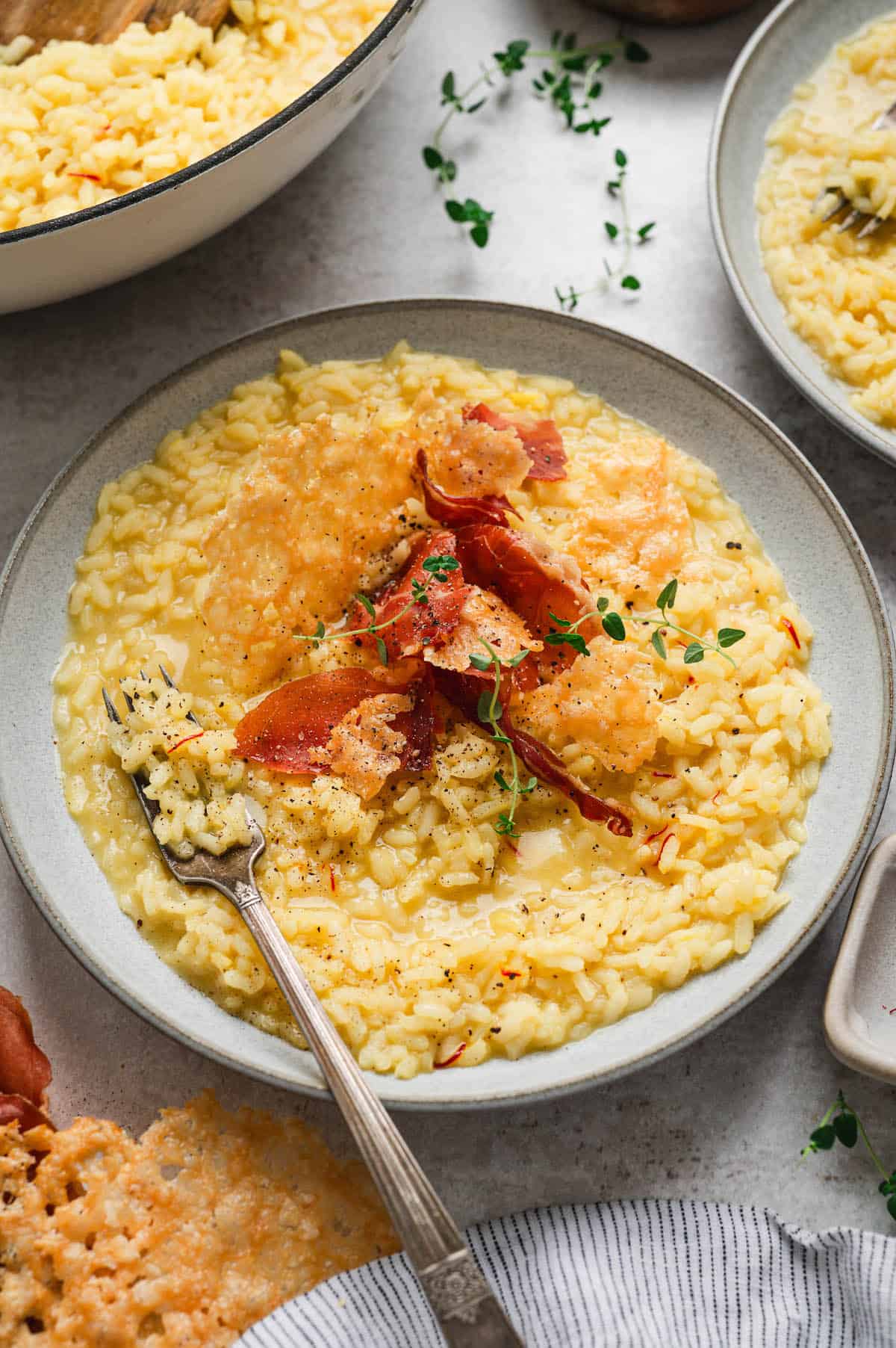Risotto Alla Milanese [Creamy, Golden and Restaurant-Worthy] - Foxes ...